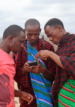 SOS African Wildlife brings together local communities and conservation experts